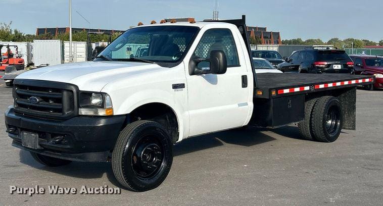 2004 Ford F-450 Equipment Image0