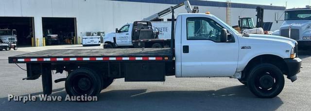 Image of Ford F-450 equipment image 3