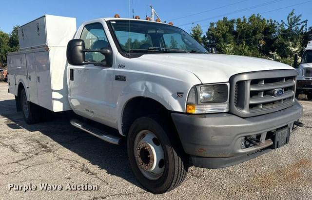 Image of Ford F-450 equipment image 2