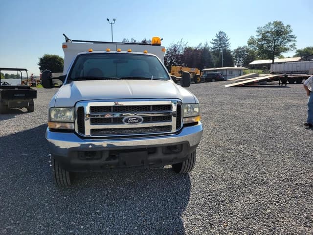 Image of Ford F-450 equipment image 1