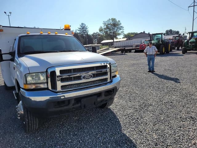 Image of Ford F-450 equipment image 2