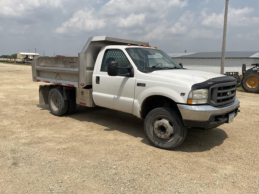 Image of Ford F-450 Primary image