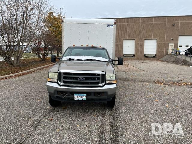 Image of Ford F-450 equipment image 2