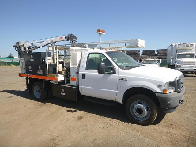Image of Ford F-450 equipment image 2