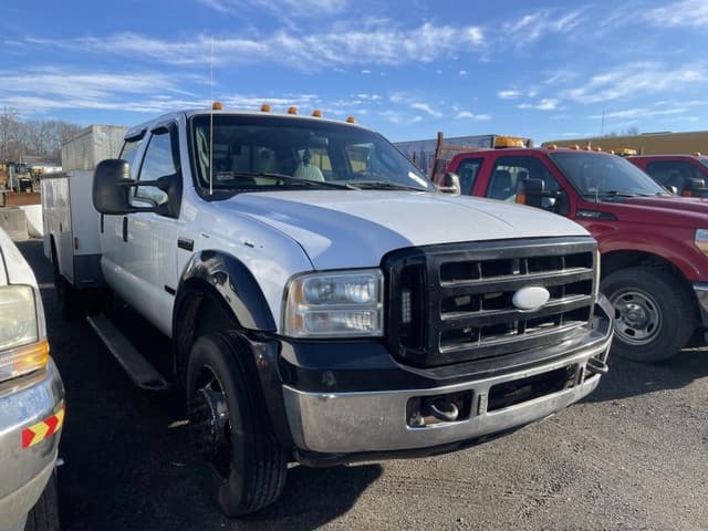 Image of Ford F-450 equipment image 3