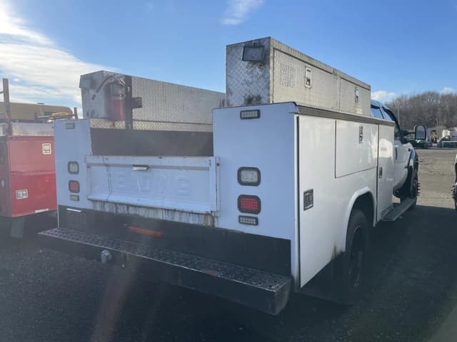 Image of Ford F-450 equipment image 4