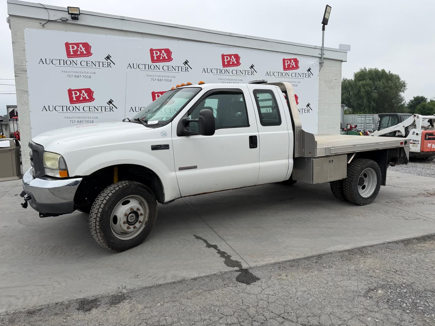 2004 Ford F-450 Equipment Image0