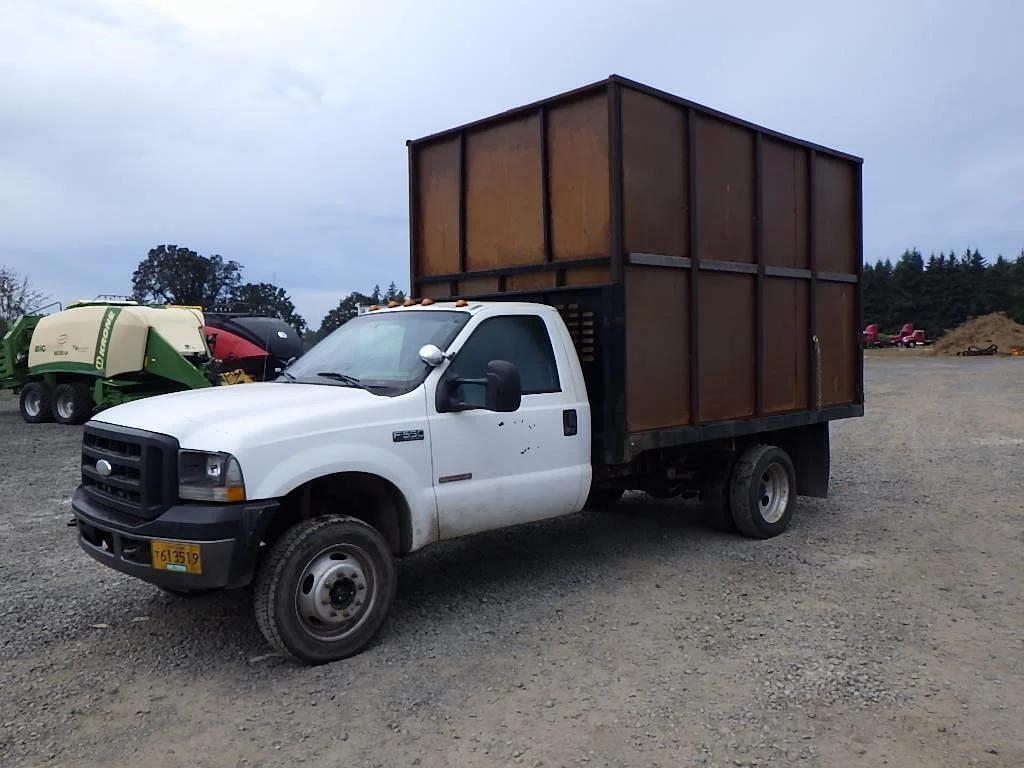 Image of Ford F-550 Primary image