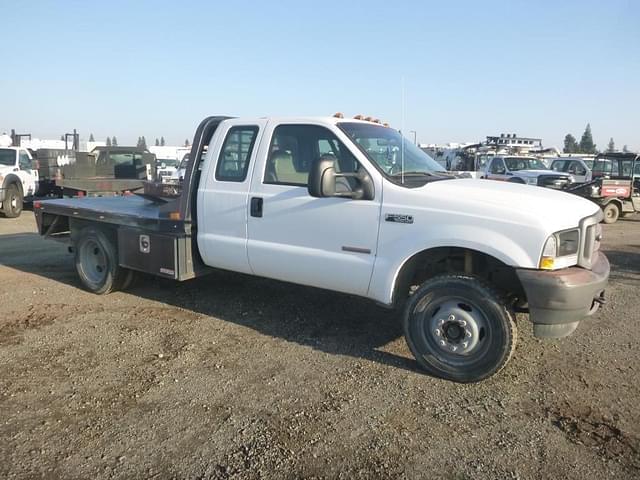 Image of Ford F-550 equipment image 1