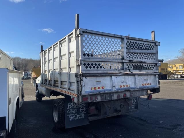 Image of Ford F-550 equipment image 4