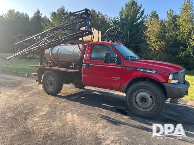 Image of Ford F-550 equipment image 1