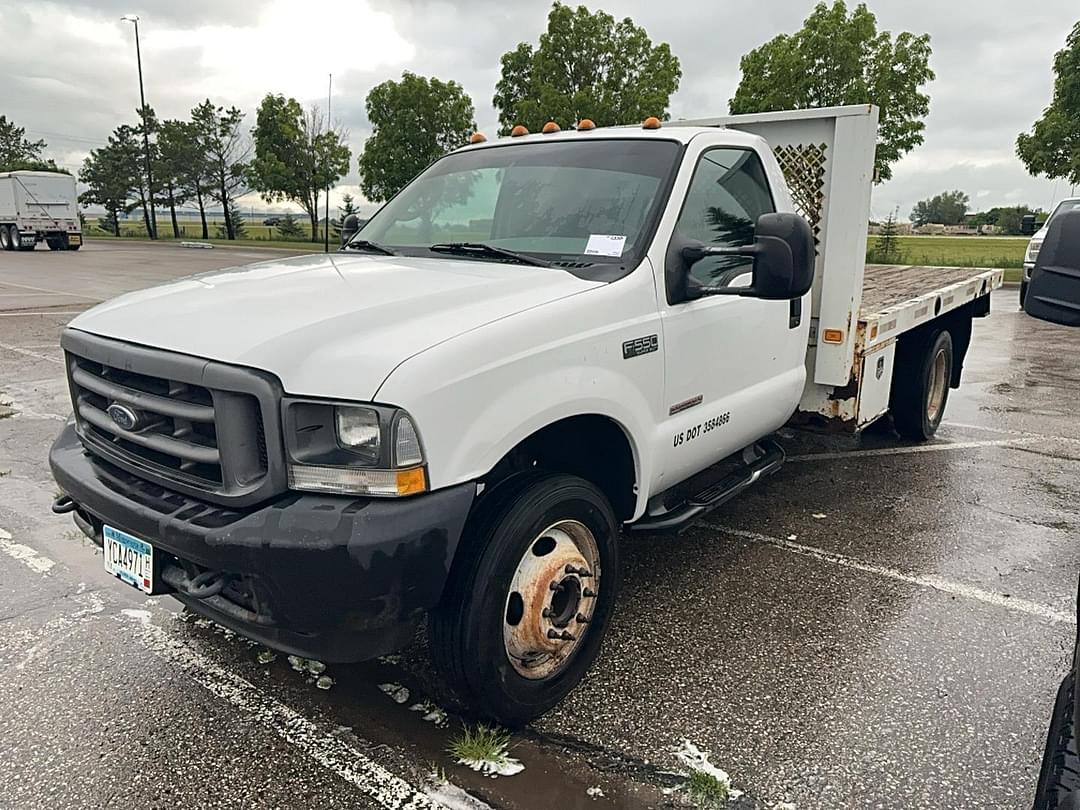 Image of Ford F-550 Primary image