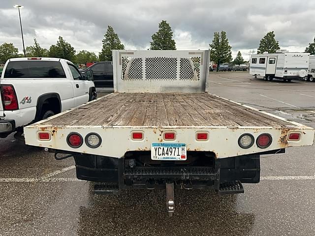 Image of Ford F-550 equipment image 4