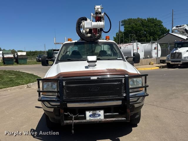 Image of Ford F-550 equipment image 1