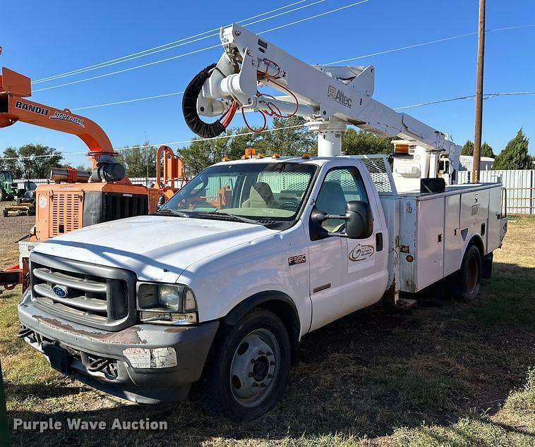 Image of Ford F-550 Primary image