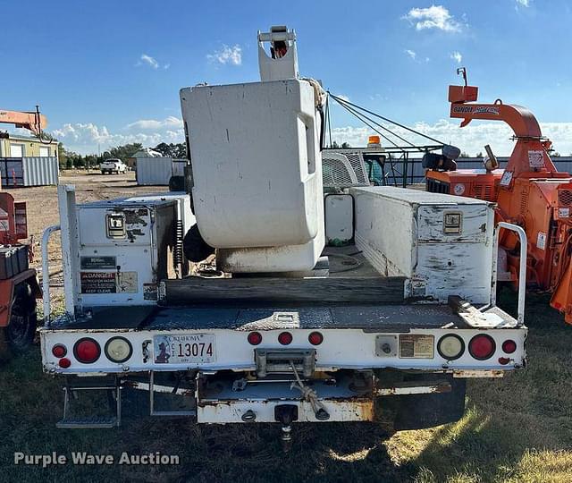 Image of Ford F-550 equipment image 4