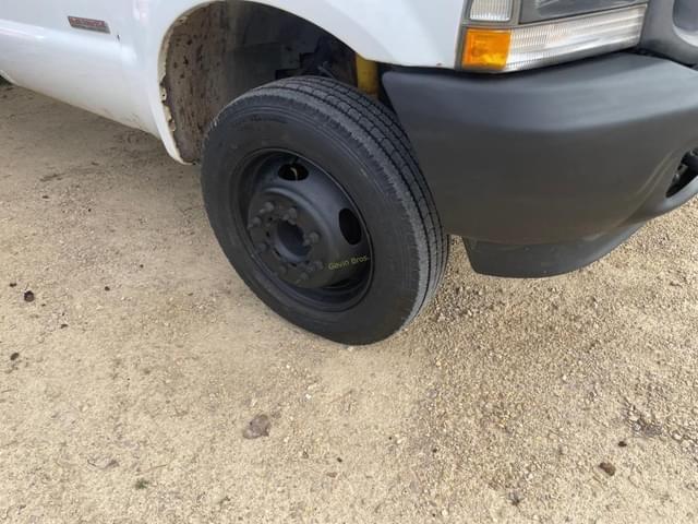 Image of Ford F-550 equipment image 4