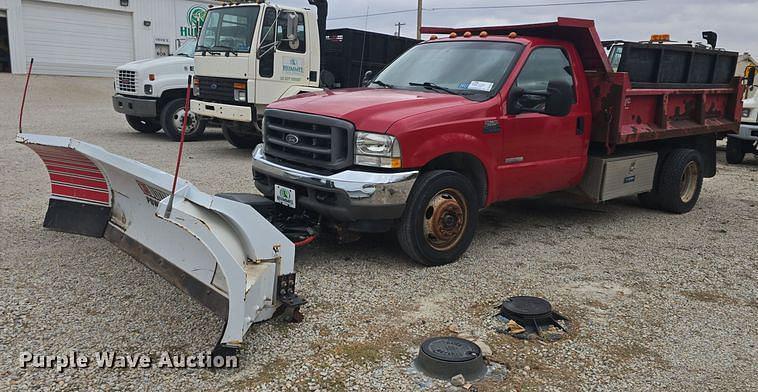 Image of Ford F-550 Primary image