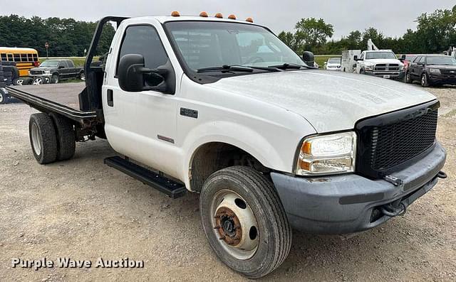 Image of Ford F-550 equipment image 2