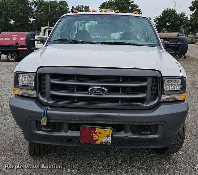 Image of Ford F-550 equipment image 1