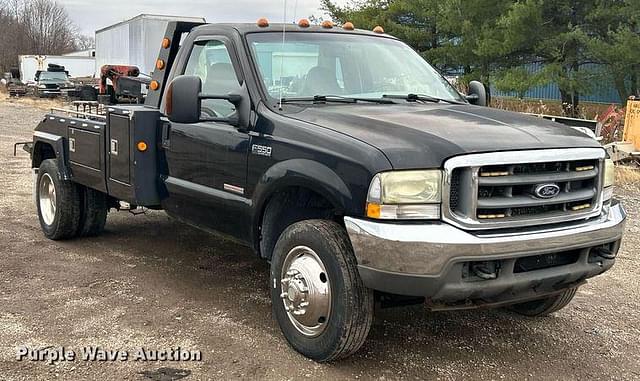 Image of Ford F-550 equipment image 2