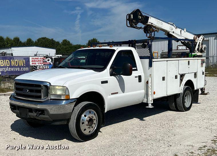 Image of Ford F-550 Primary image