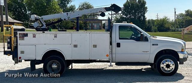 Image of Ford F-550 equipment image 3