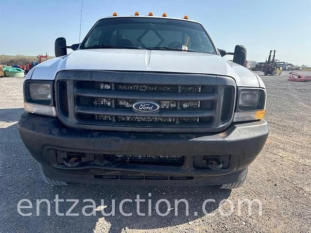 Image of Ford F-550 equipment image 1