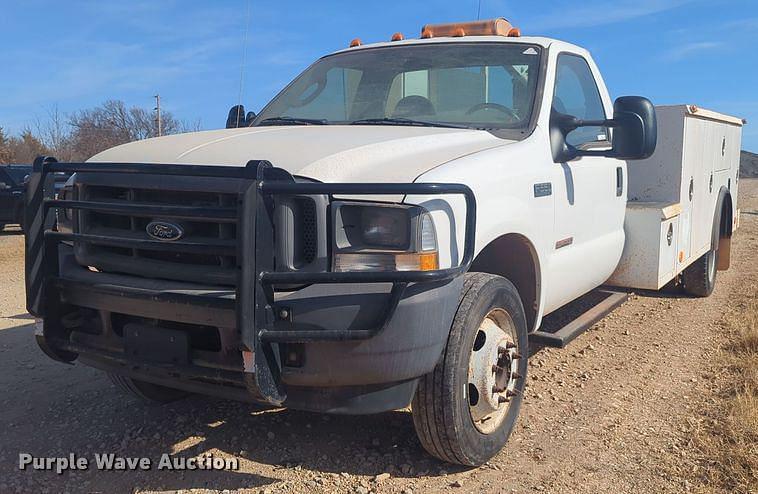 Image of Ford F-550 Primary image