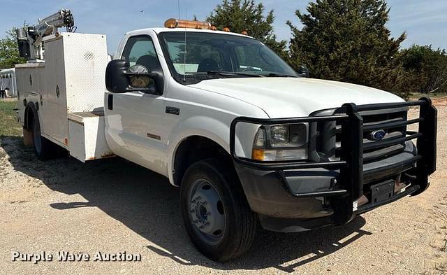 Image of Ford F-550 equipment image 2