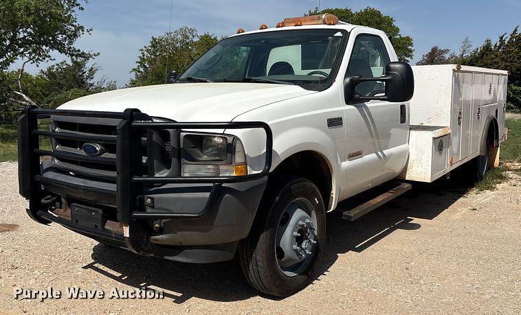 Image of Ford F-550 Primary image