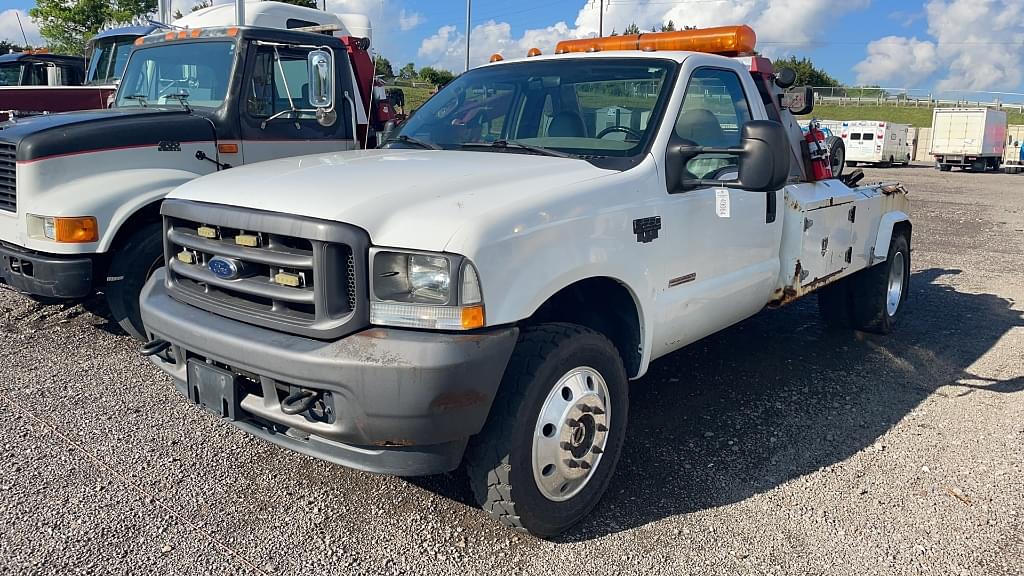 Image of Ford F-550 Primary image