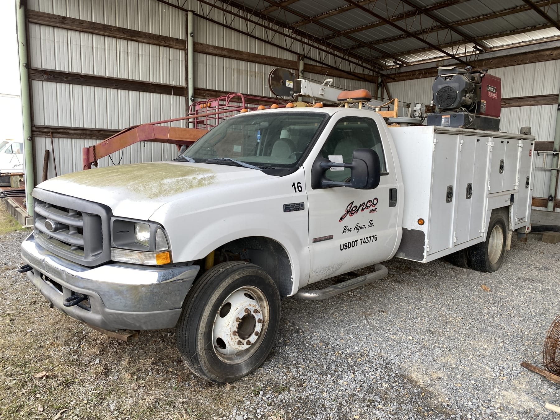 2004 Ford F-550 Equipment Image0