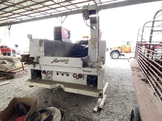 Image of Ford F-550 equipment image 2