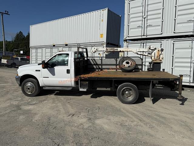 Image of Ford F-550 equipment image 3