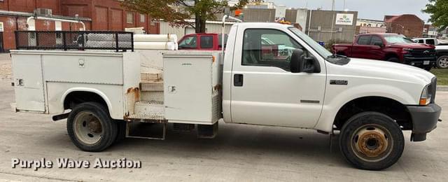 Image of Ford F-550 equipment image 3