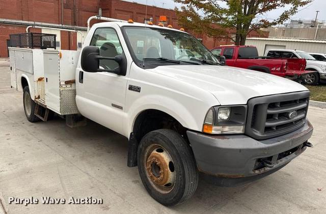 Image of Ford F-550 equipment image 2