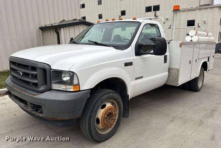 Image of Ford F-550 Primary image