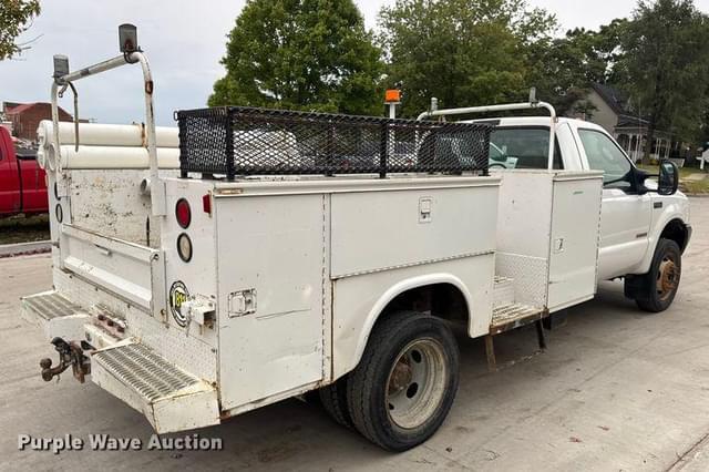 Image of Ford F-550 equipment image 4