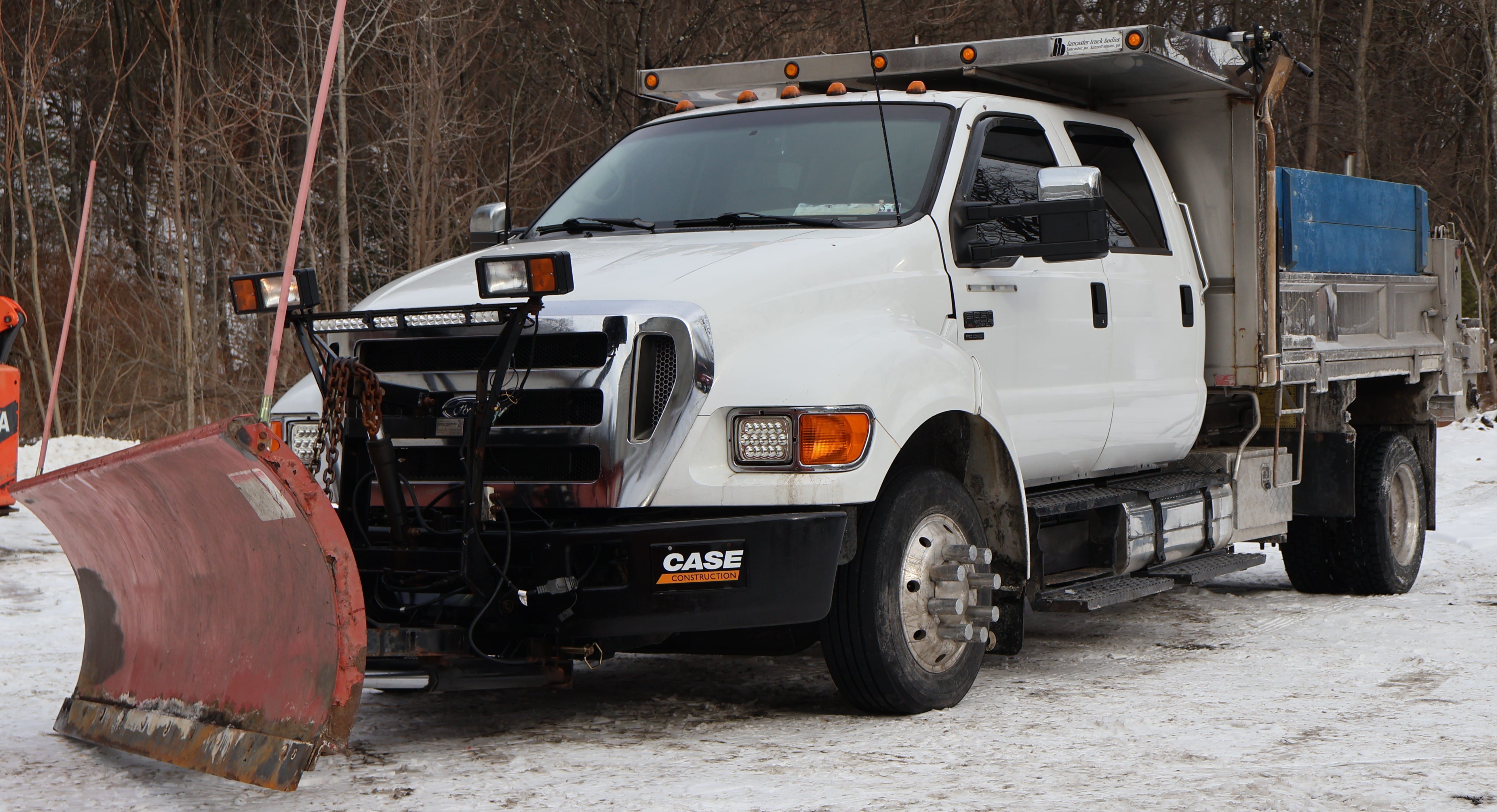 2004 Ford F-650 Equipment Image0