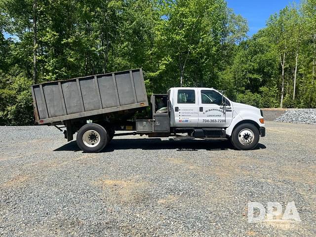 Image of Ford F-650 equipment image 4