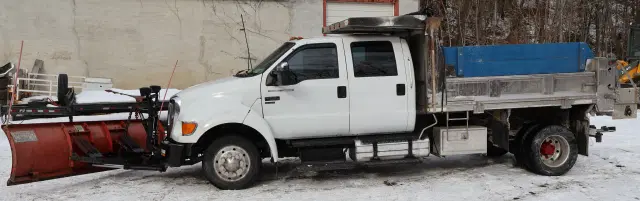 Image of Ford F-650 equipment image 4