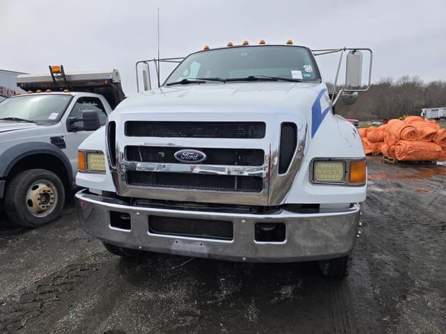 Image of Ford F-650 equipment image 1