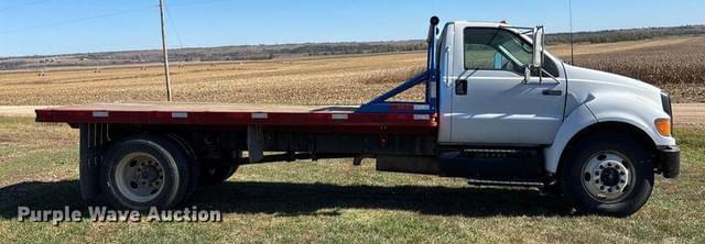 Image of Ford F-650 equipment image 3