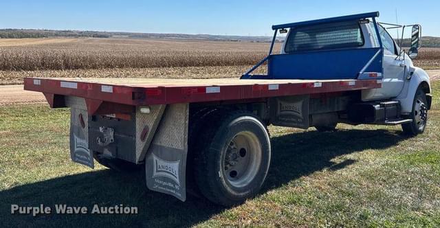 Image of Ford F-650 equipment image 4
