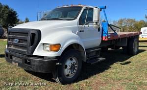 2004 Ford F-650 Image
