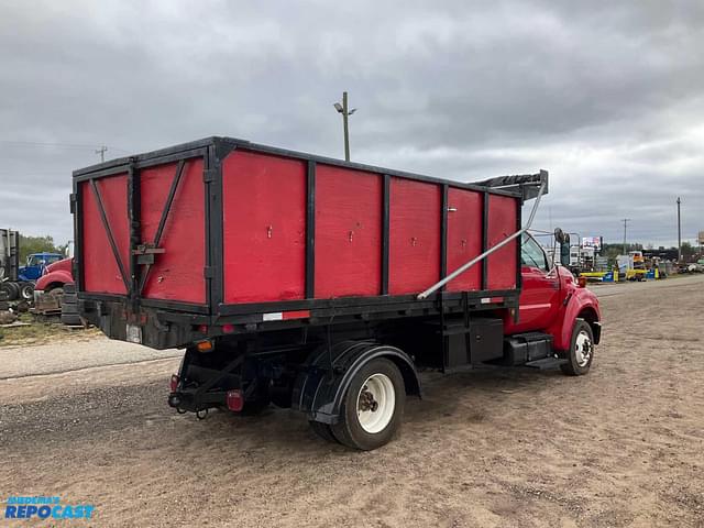 Image of Ford F-650 equipment image 4