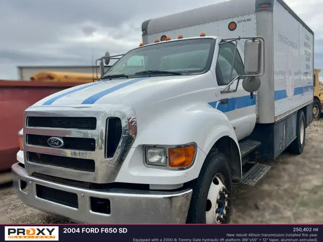 Image of Ford F-650 equipment image 3