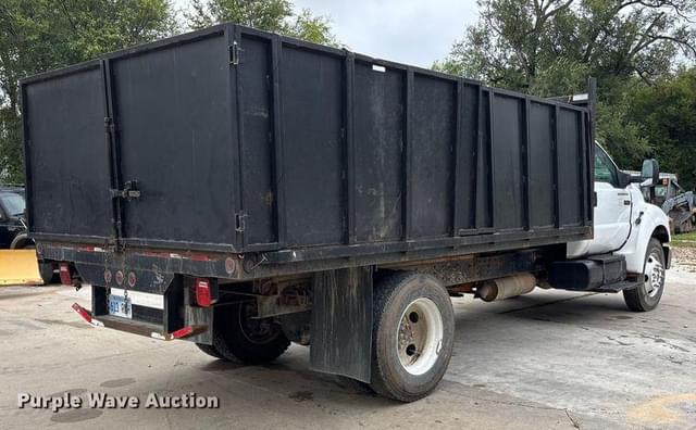 Image of Ford F-650 equipment image 4