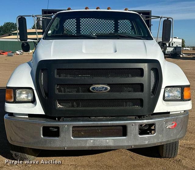 Image of Ford F-650 equipment image 1